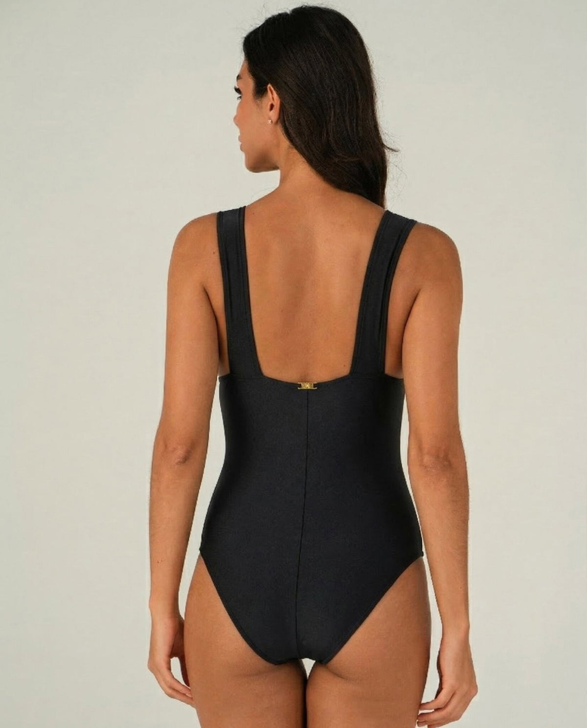 Model Back: Lua Morena One Piece Swimsuits Maio Preto Compressao