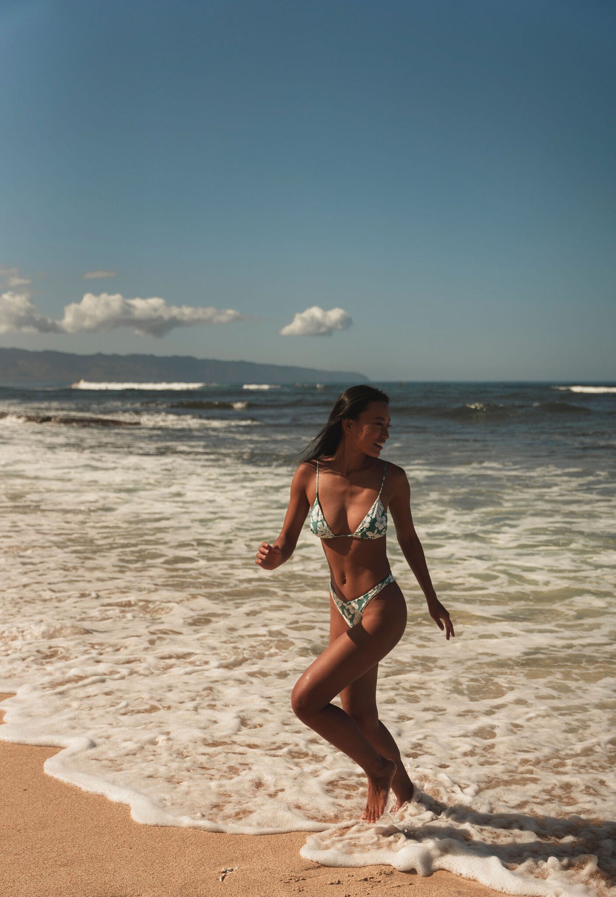 Image 13: Wednesday In Hawaii By Rio De Sol Bikini Tops Top Pua-Valley Ana
