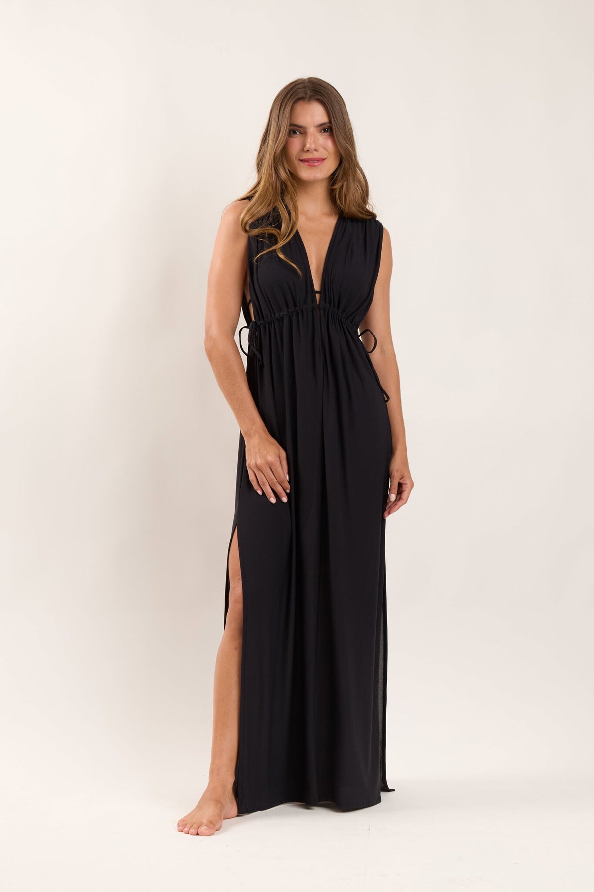 Model Front: Rio De Sol Maxi Dresses Black Long Dress Soleil