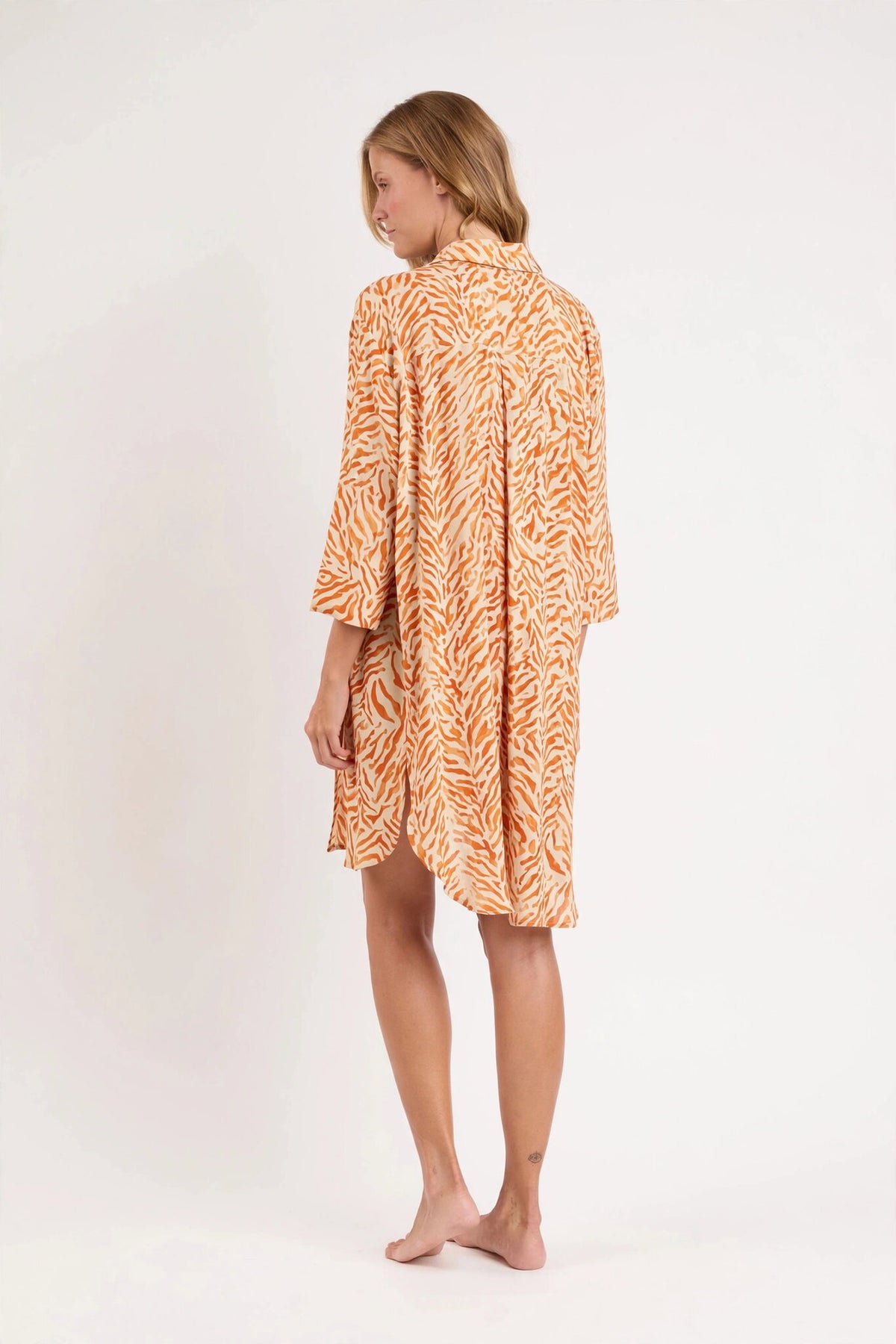 Model Back: Rio De Sol Kaftans And Kimonos Sahari Chemise Gabriele