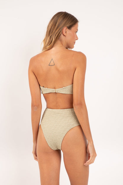 Model Back: Rio De Sol Bikini Bottoms Bottom Brisa-Pistache Hotpants