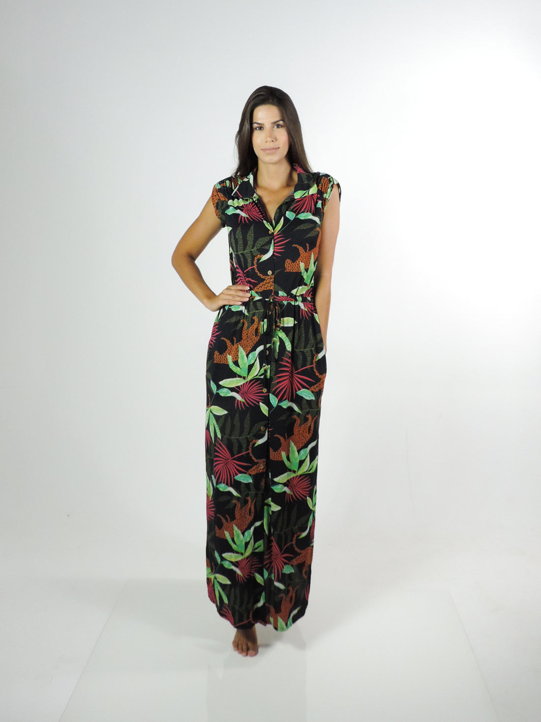 Model Front: La Playa Shirtdress Vestido Chemise Jungle