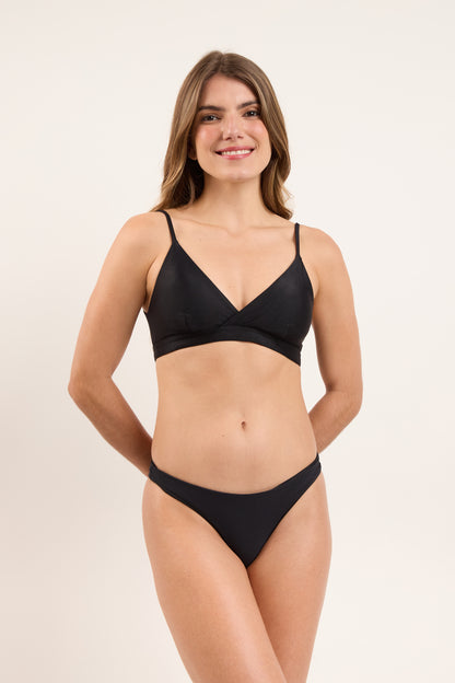 Model Front: Rio De Sol Two Piece Swimwear Set Touch-Black Paola Essential