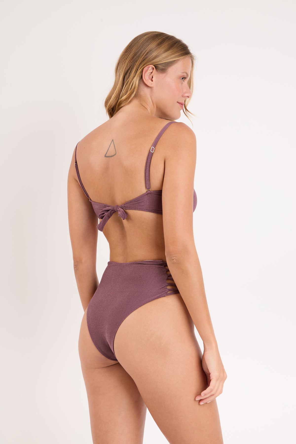 Model Back: Rio De Sol Bikini Bottoms Bottom Malibu-Ebano Highwaist-Spin-Iris