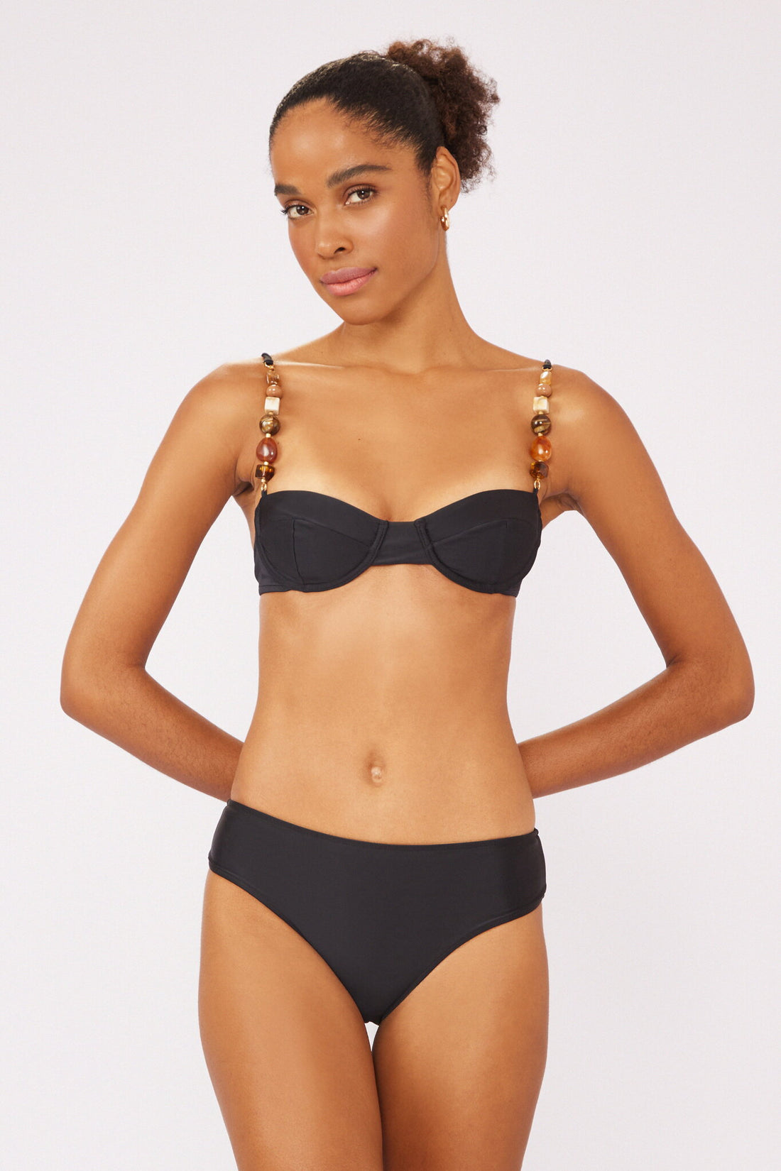 Model Front: Blueman Bikini Tops Top Preto Chandon