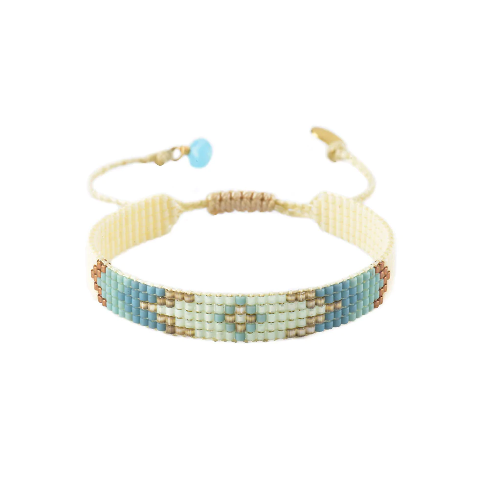 Model Front: Mishky Bracelets Peeky-Be-Xs-8021