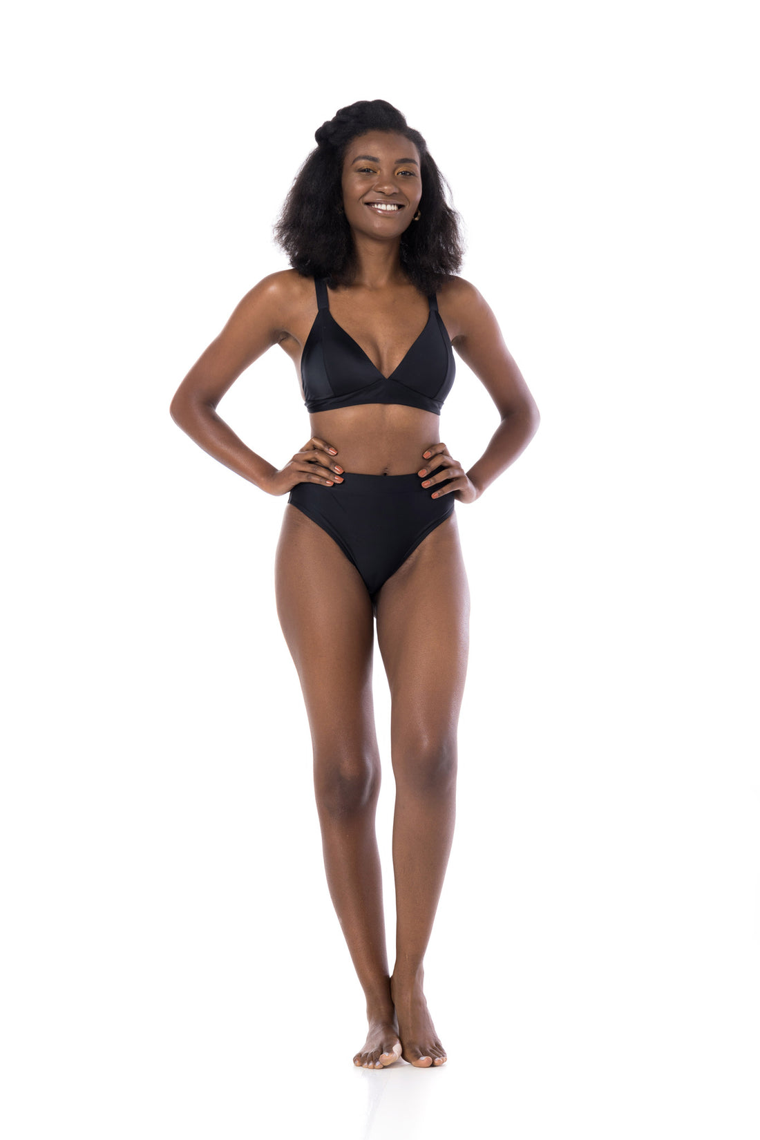 Model Front: La Playa Two Piece Swimwear Hot Cavada Preto