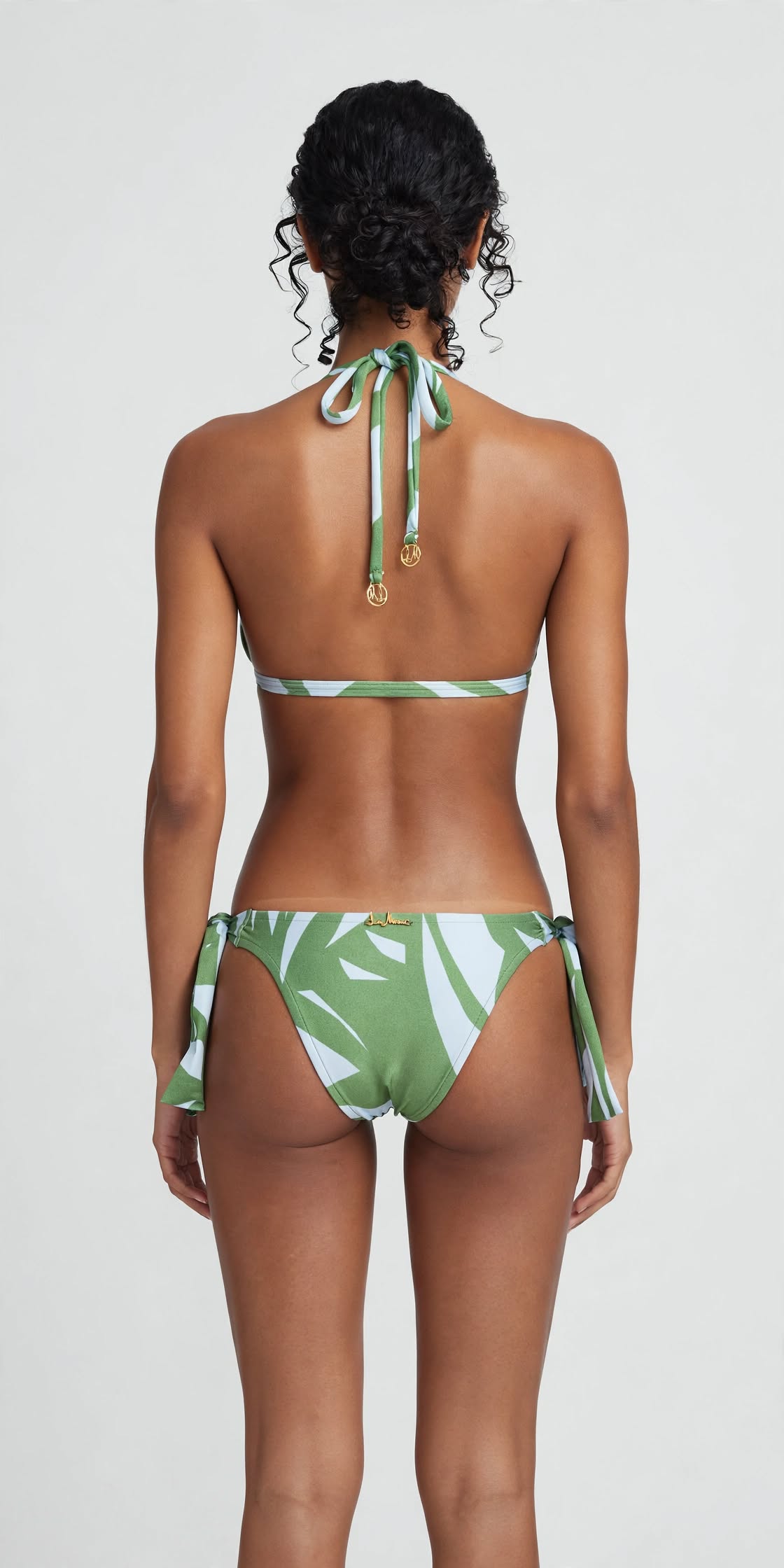 Model Back: Lua Morena Set Set Brisa-Da-Floresta Triangulo Laco