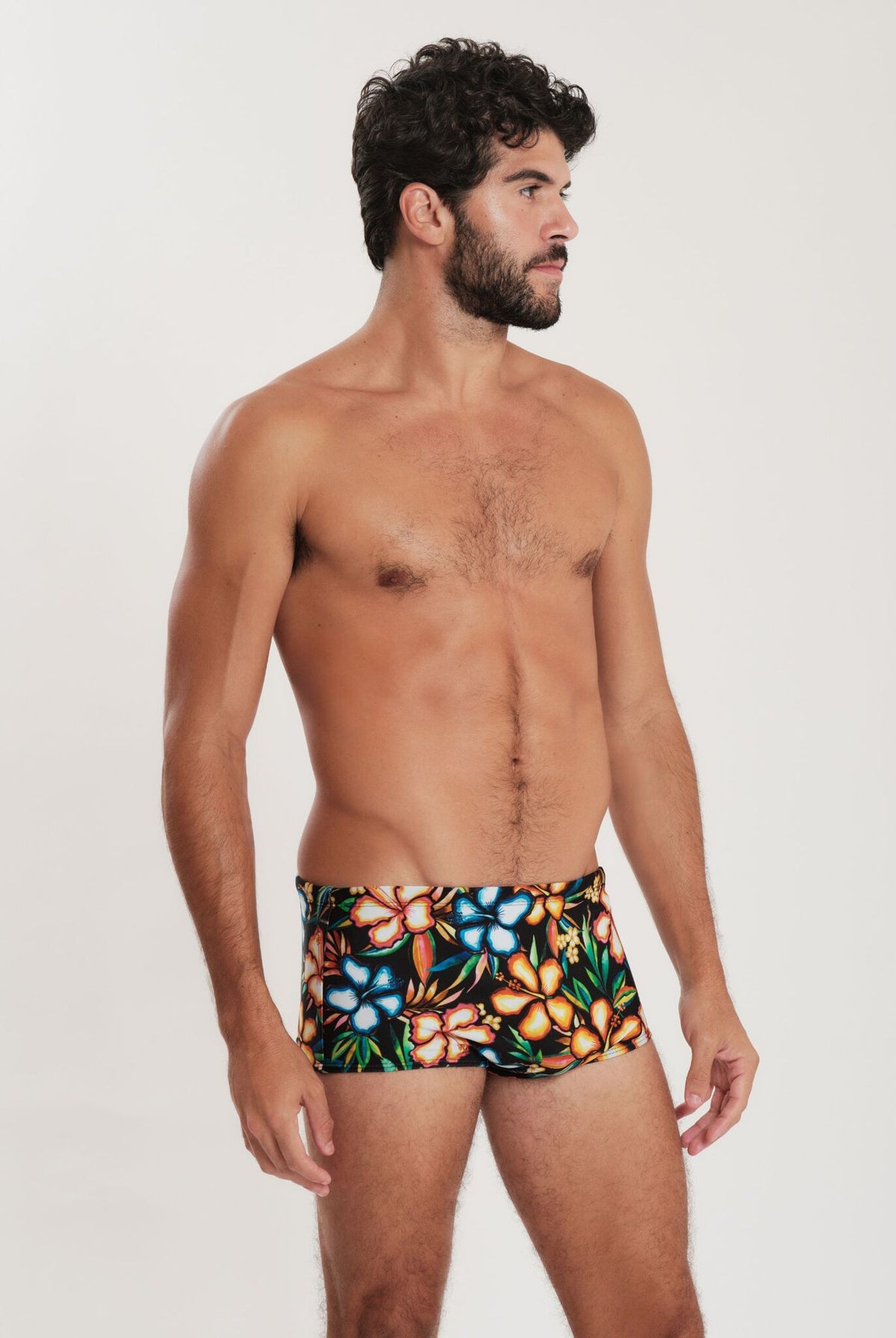 Model Front: Blueman Swim Trunks Sunga Army Coquetel