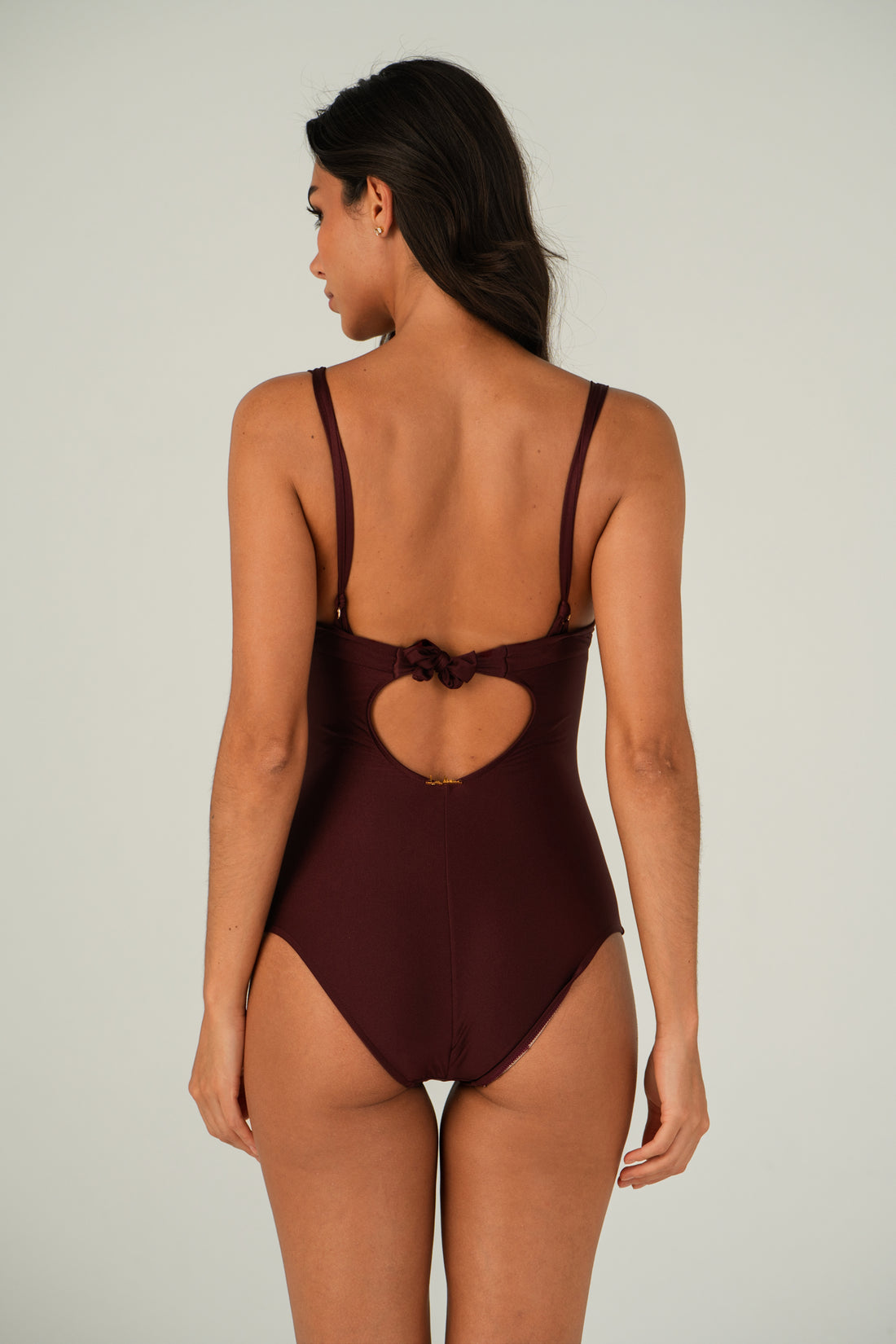 Model Back: Lua Morena One Piece Swimsuits Maio Acai Meia-Taca-Sus