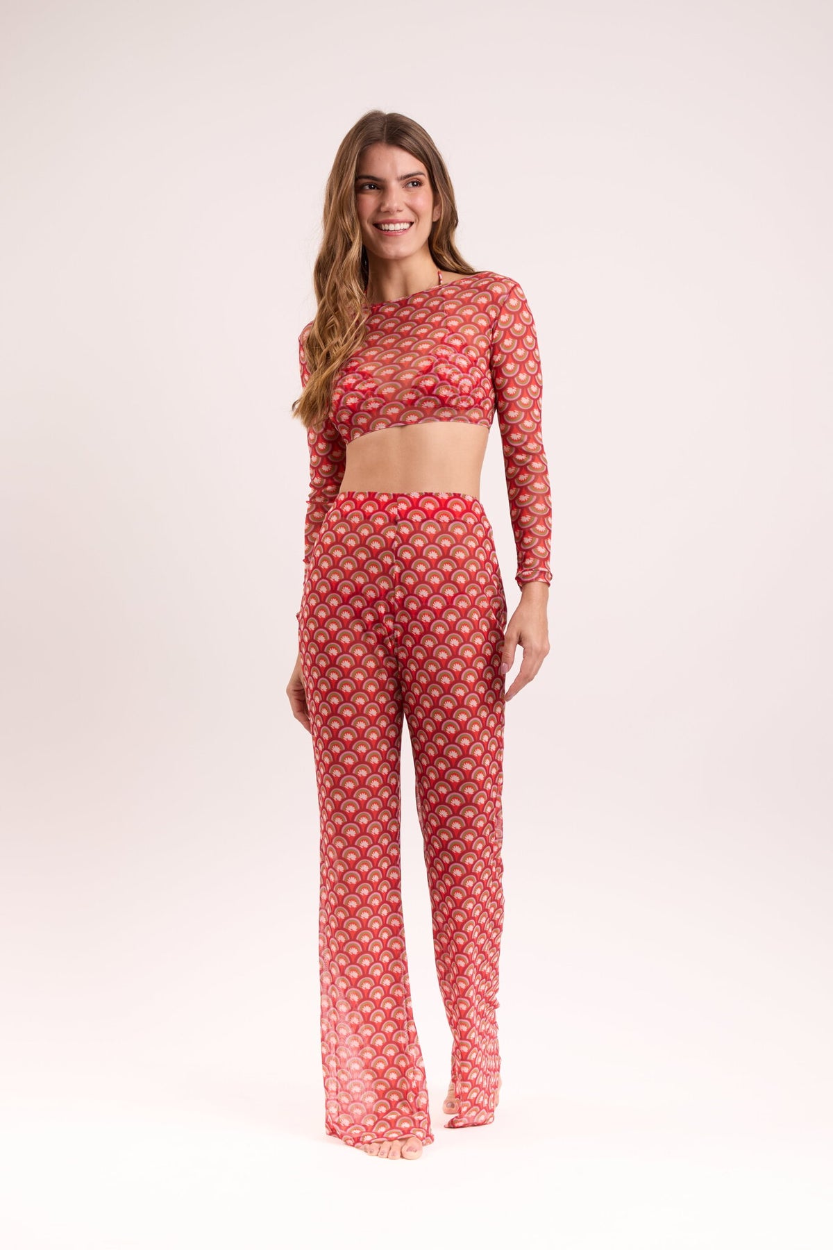 Model Front: Rio De Sol Beach Top Floral-Scales Top Harper