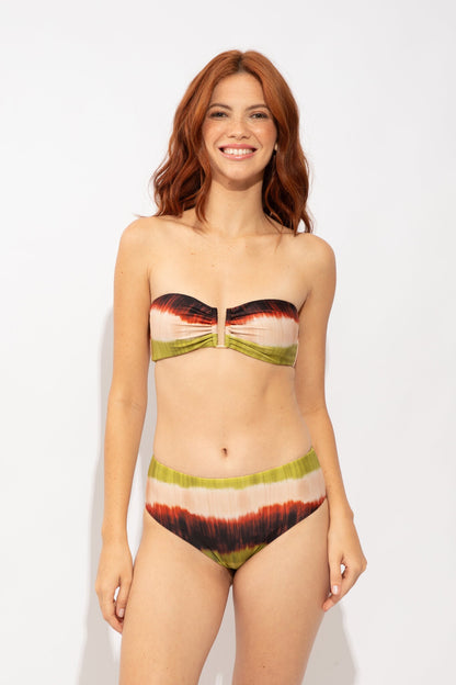 Model Front: Rio De Sol Bikini Tops Top Vibe-Terra Sara