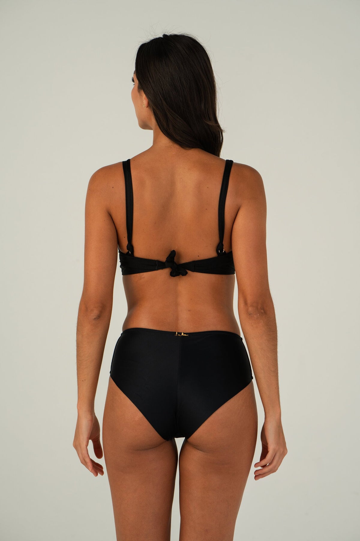 Model Back: Lua Morena Bikini Bottoms Bottom Preto Hot-Pants-Dobrado