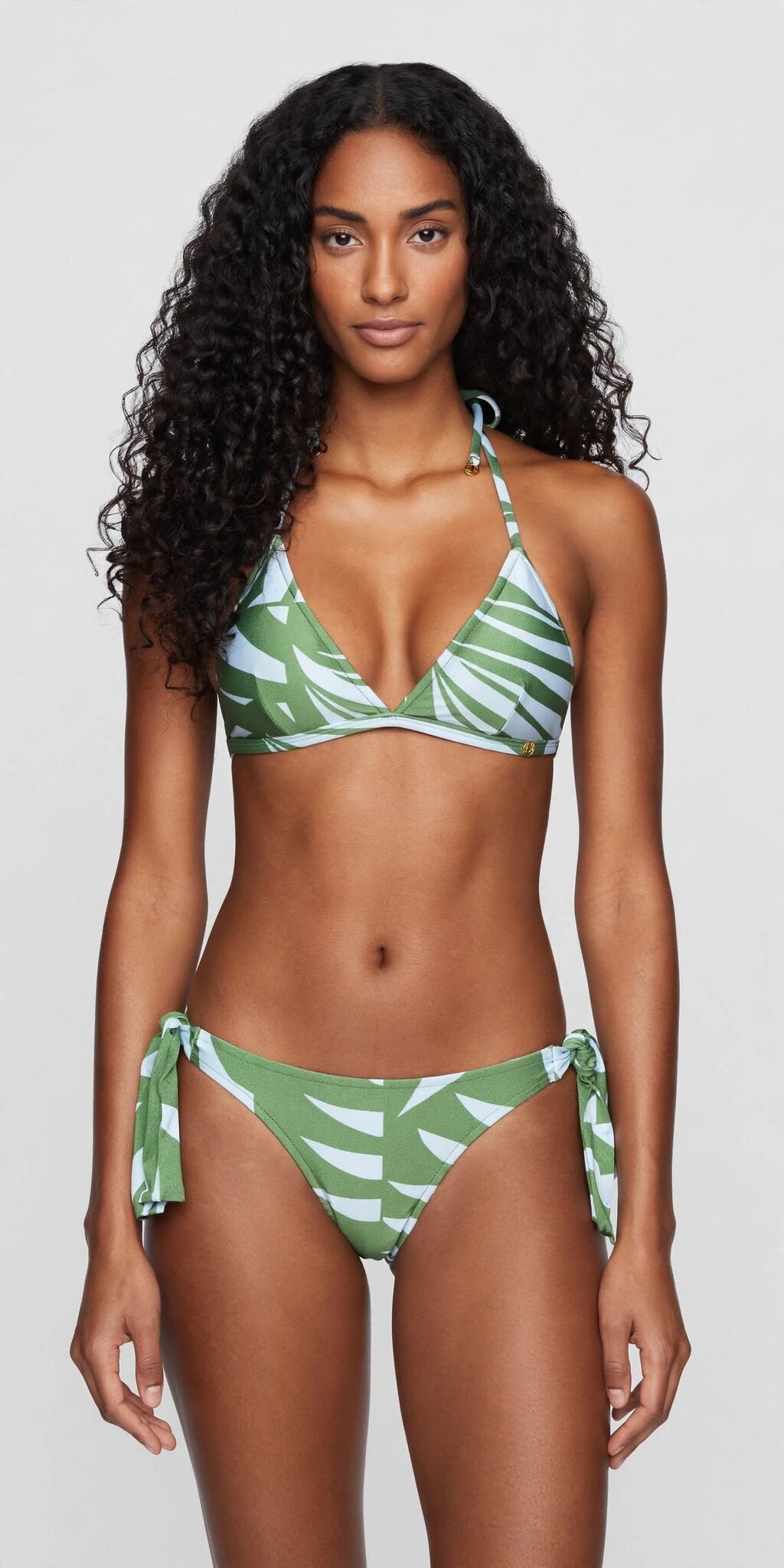 Model Front: Lua Morena Two Piece Swimwear Set Brisa-Da-Floresta Triangulo Laco
