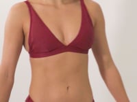 Video: Rio De Sol Bikini Tops Top Touch-Carmim Alba
